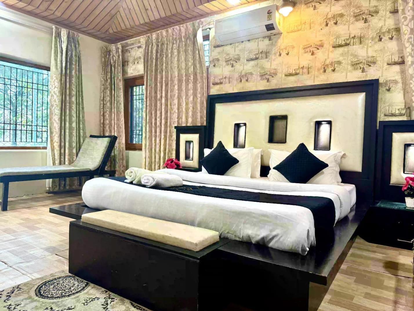 The Summer House Kasauli I Party & Music I Sky Bonfire I Managed By Exotic Stays Exterior photo